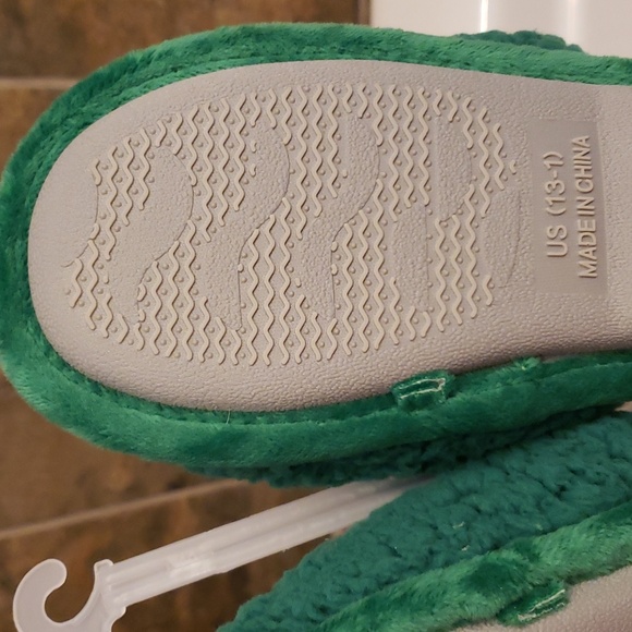 Kids Slippers Sz 13-1 NWT - #38 - Picture 3 of 4